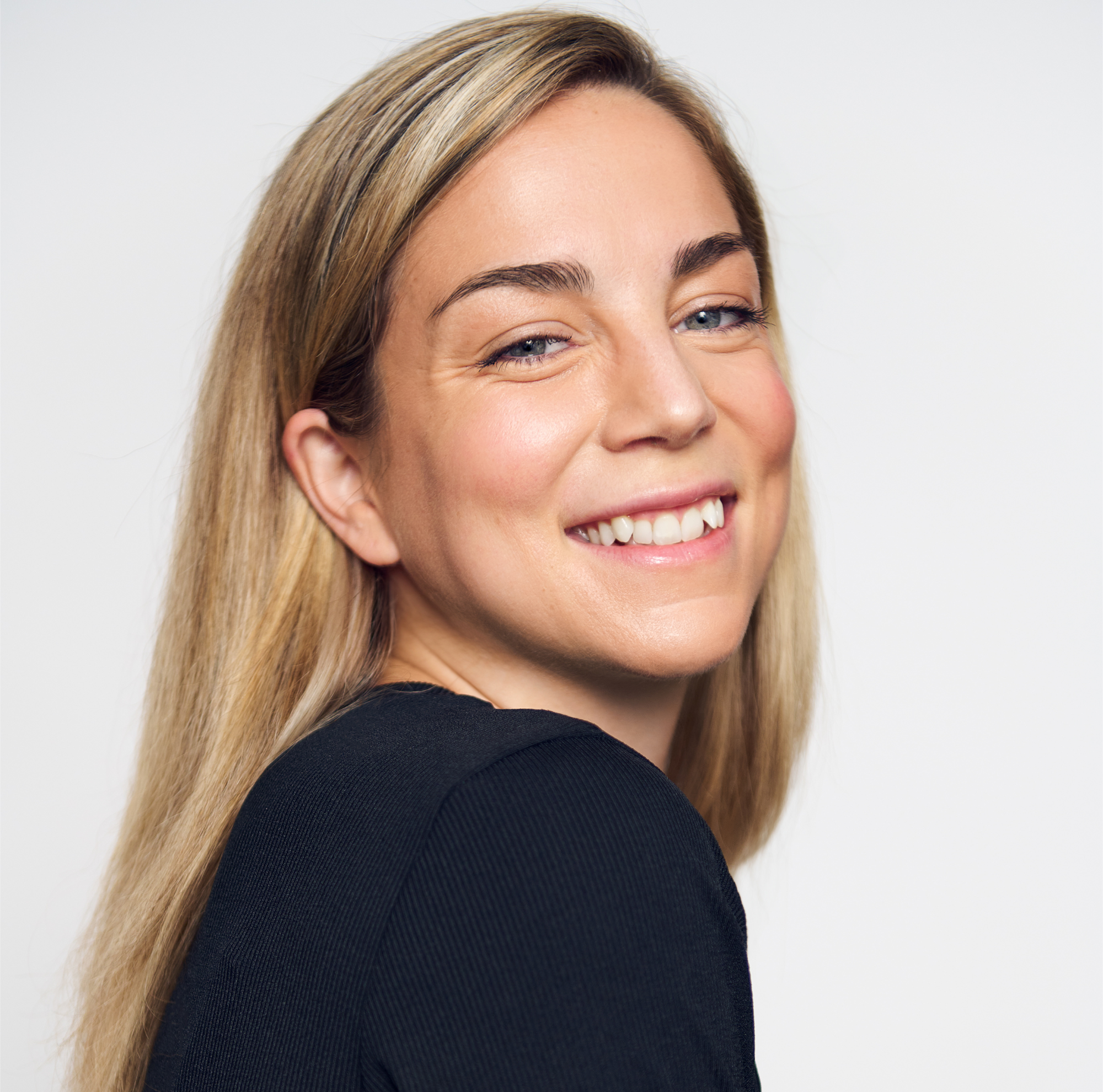 Vikie-Pedneault-maitresse-ceremonie-Sommet-Quebec-Capitale-Climat-2026-e1774384383205